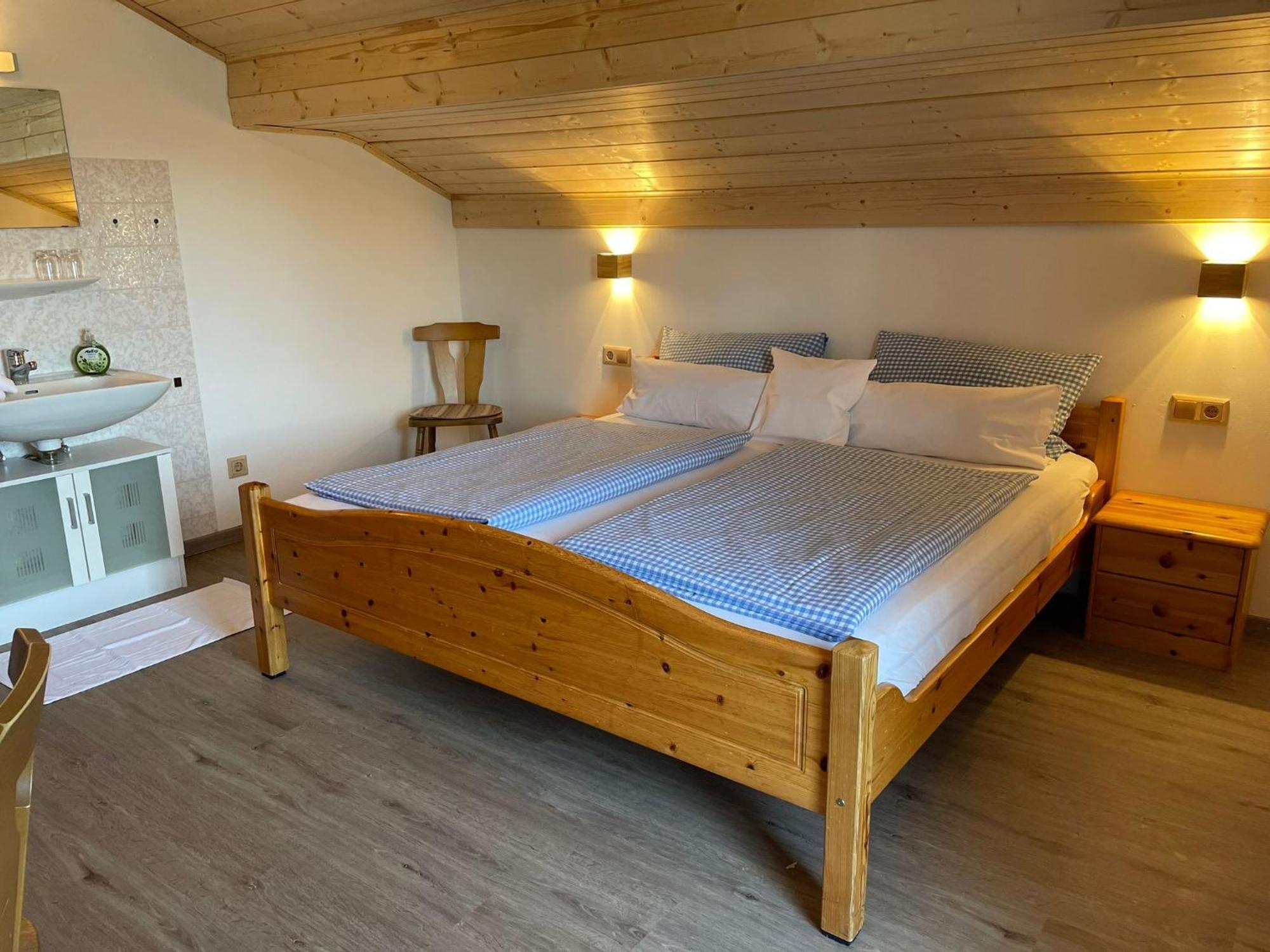 Zum Bergbauer Lägenhet Mittenwald Exteriör bild
