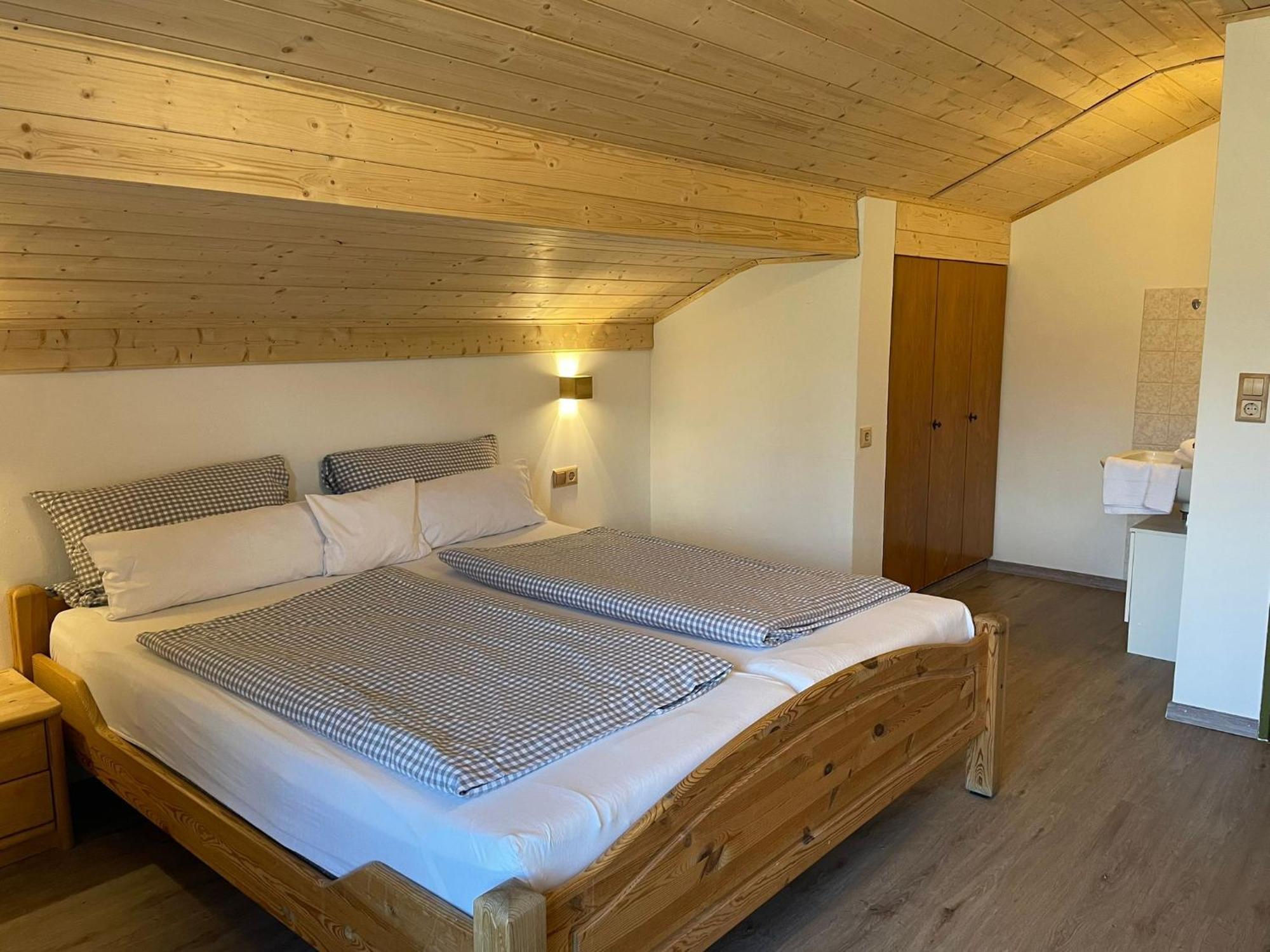 Zum Bergbauer Lägenhet Mittenwald Exteriör bild