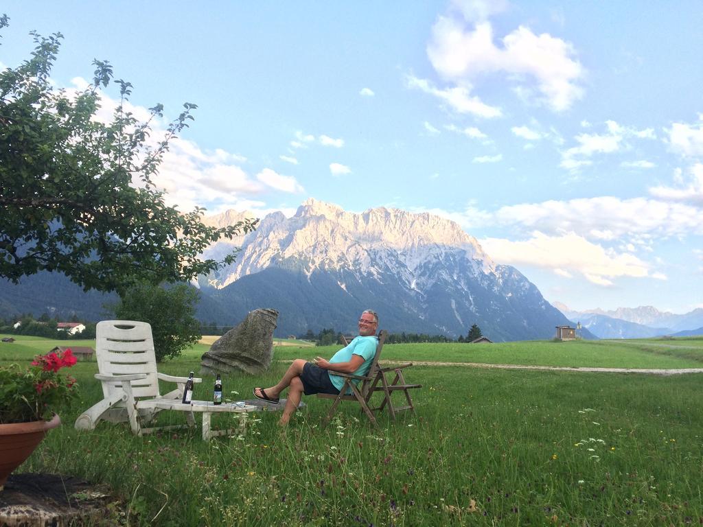 Zum Bergbauer Lägenhet Mittenwald Exteriör bild