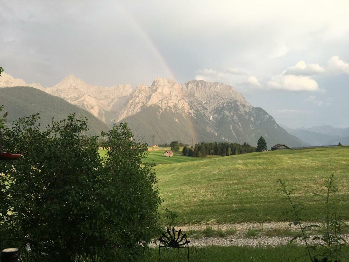 Zum Bergbauer Lägenhet Mittenwald Exteriör bild
